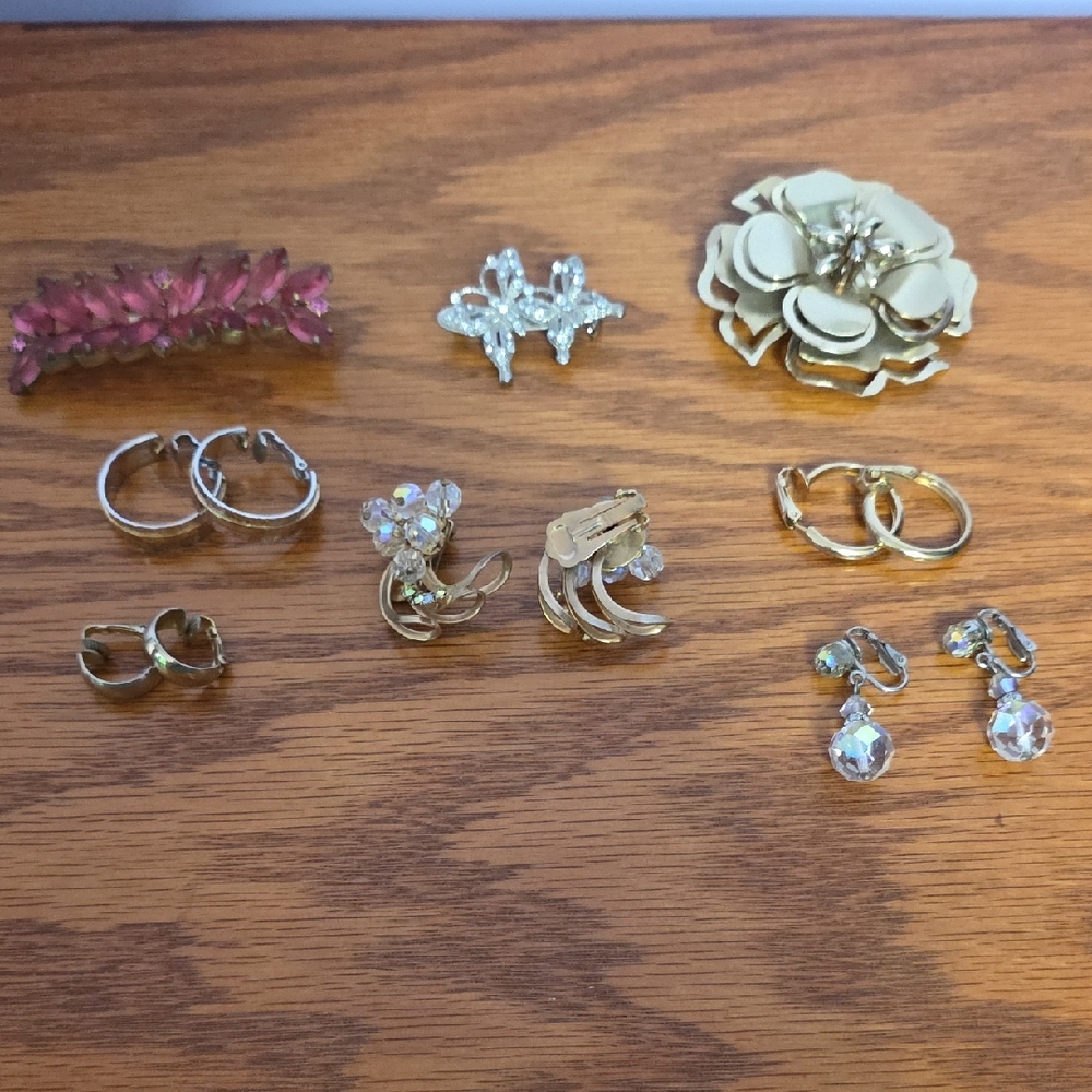 Bundle Of 5 Gold-Tone and Clear Crystal Women's Clip-on Earrings & 3 Pins